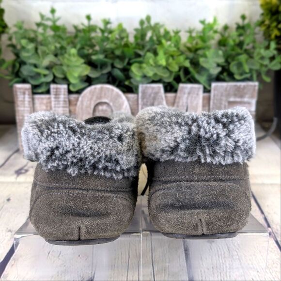 Minnetonka Cabin Booties Slippers - Picture 5 of 9